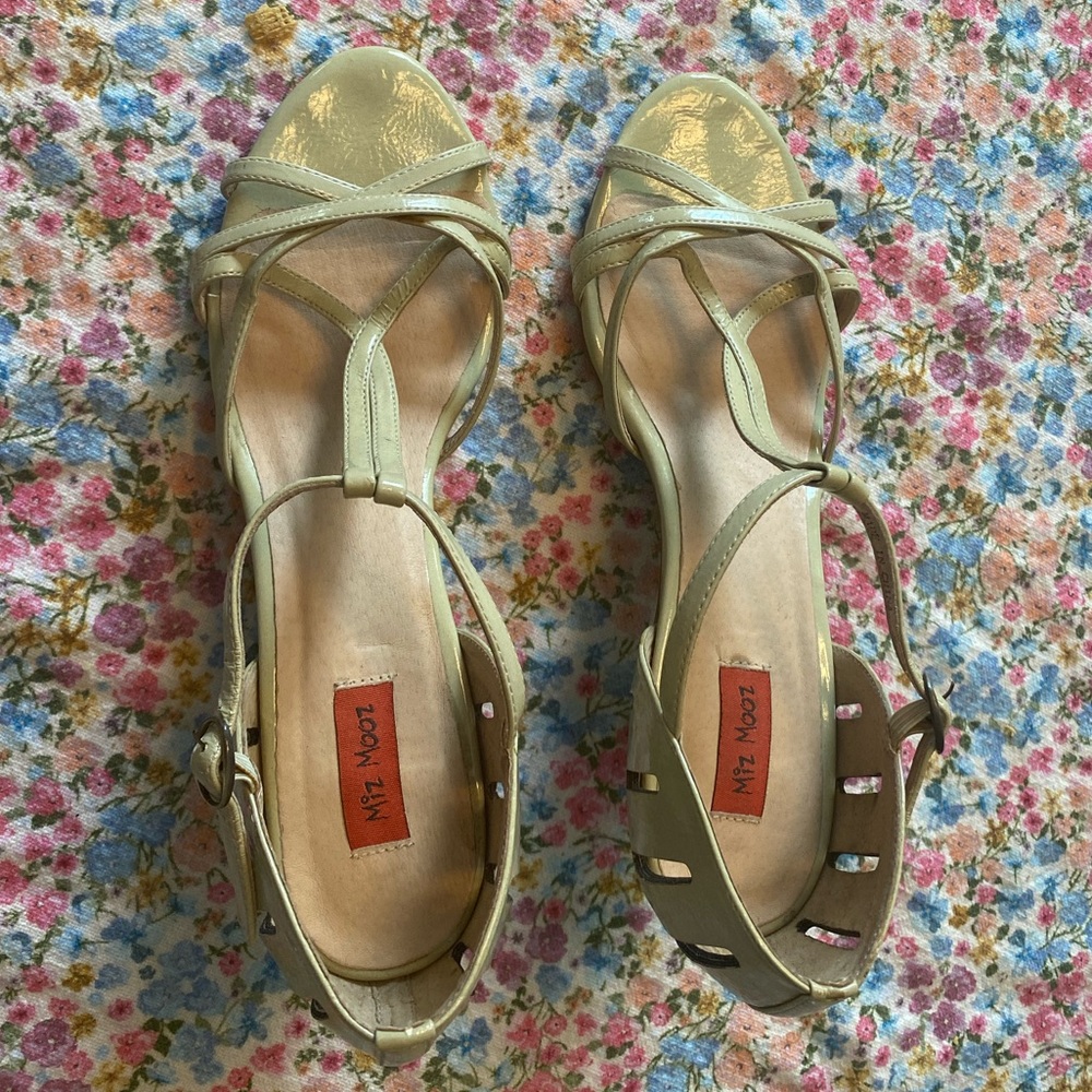 Miz mooz sandals 9